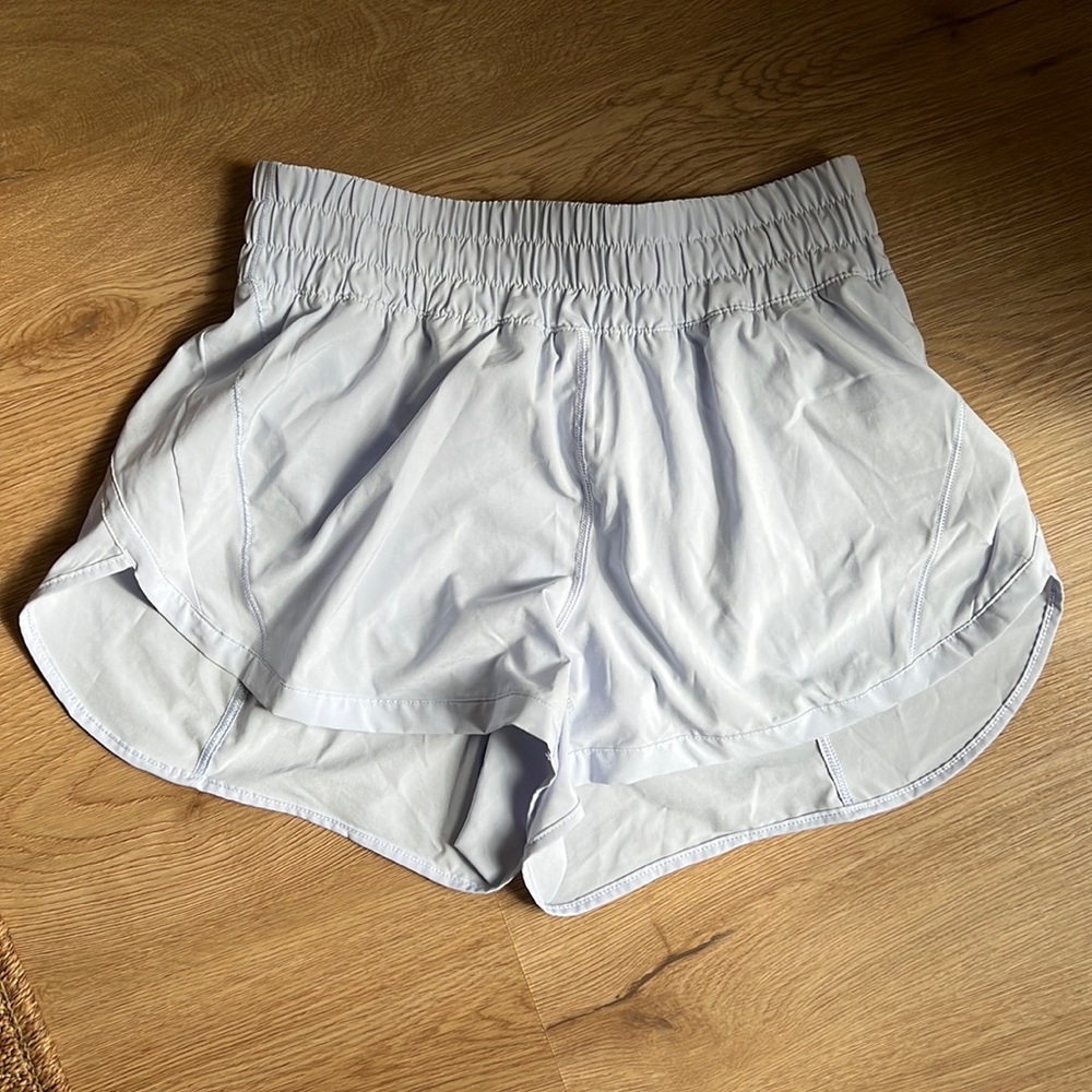 Lululemon tracker size 8 shorts